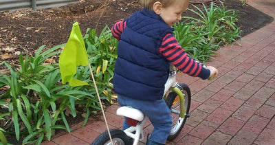 Mums Lounge Mum, Fiona, gives the thumbs up with her 3 year old son on the E-250L Balance Bike